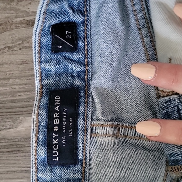 NWOT Lucky Brand Boyfriend Short, Distressed, Size 4/27 - Picture 2 of 6
